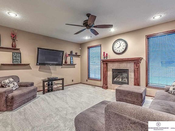 4th image of 1003 Clearwater Dr