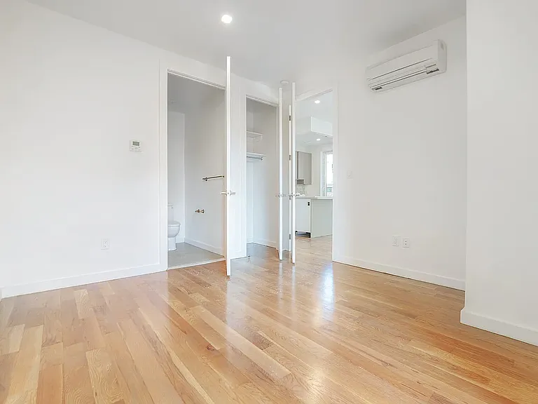 138-25 Barclay Ave #709 — Photo 5