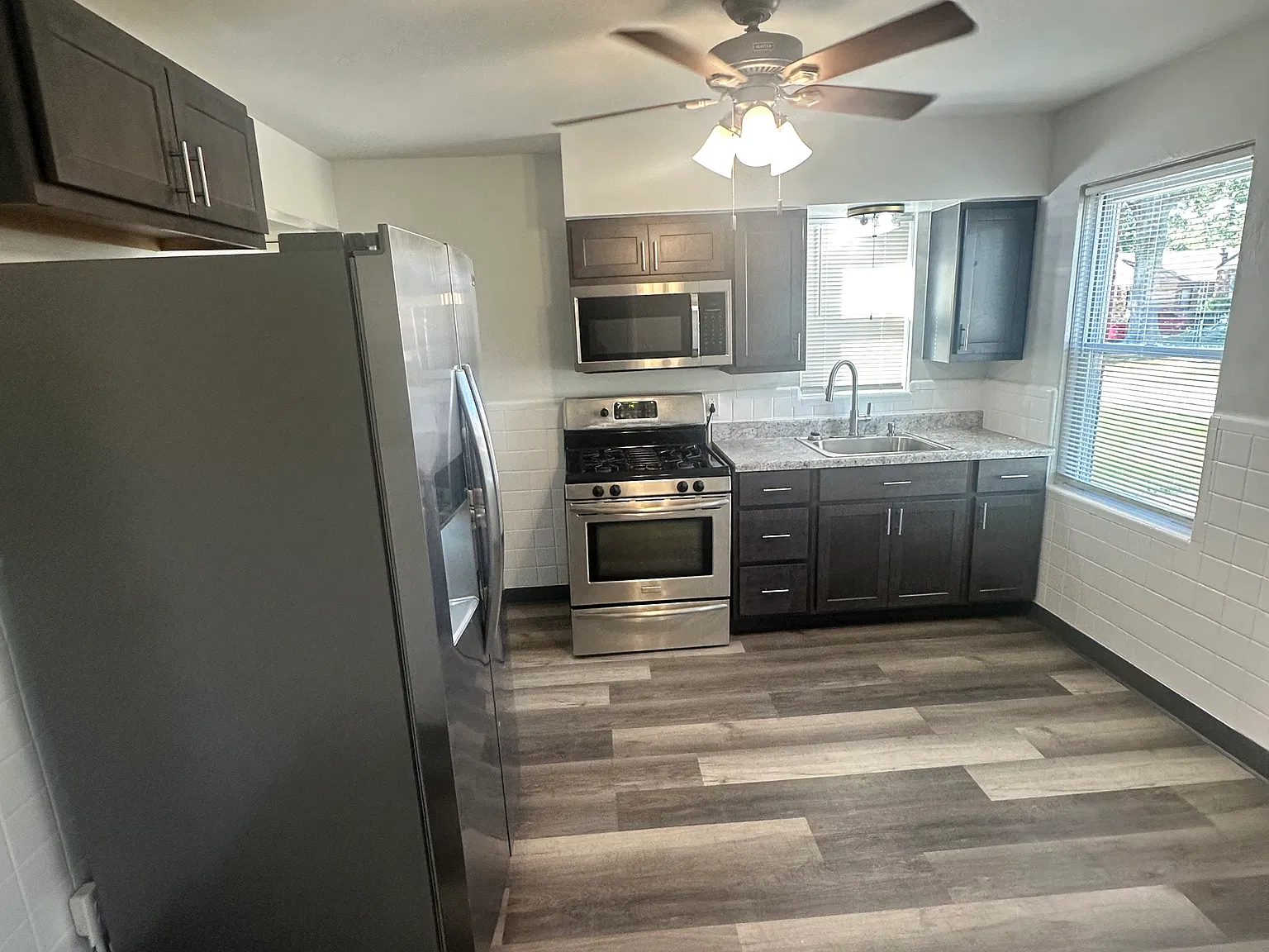 3 bed, 960 sqft, $1,300 — Photo 4