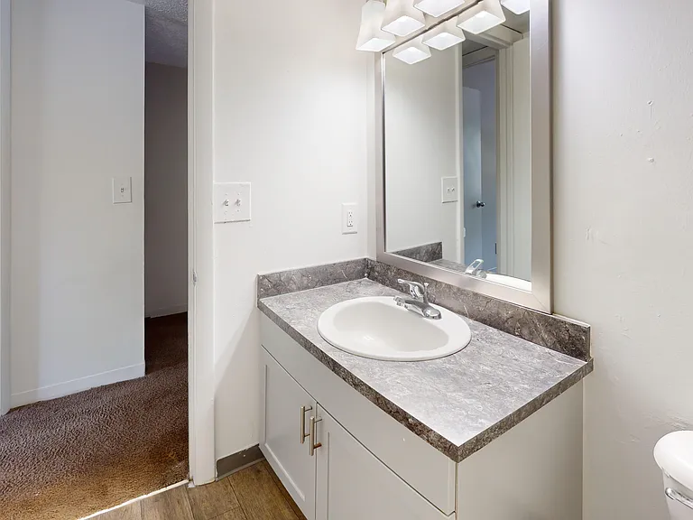 Full Bathroom Full Bathroom