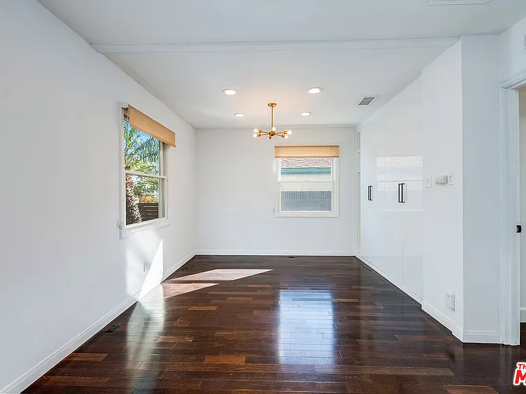 7722 Clinton St — Photo 9