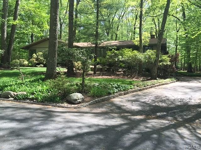 1st image of 29 White Birch Dr