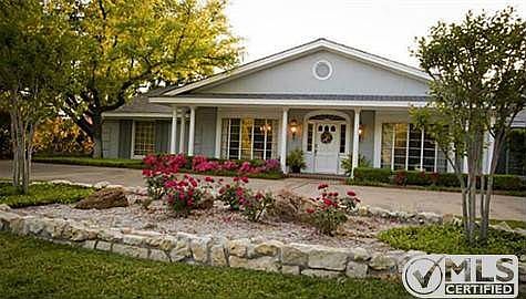 1st image of 2112 Canterbury Dr