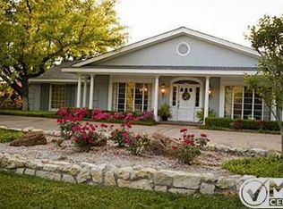 2112 Canterbury Dr, Fort Worth, TX 76107