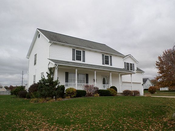 4th image of 4835 Village Cir W