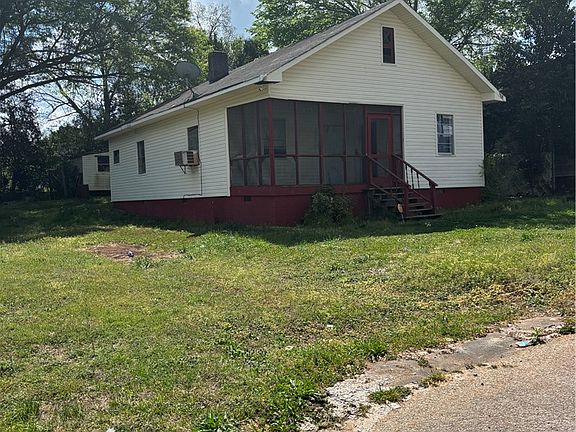 2nd image of 403 N 15th St
