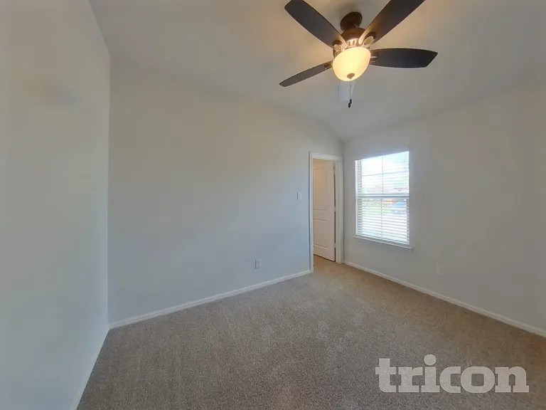 9216 Castorian Dr — Photo 11