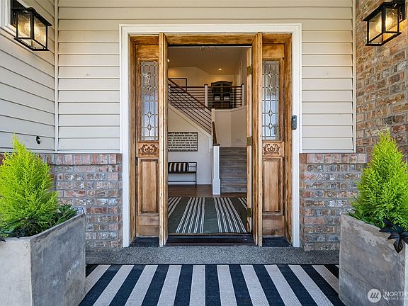 3rd image of 44704 228th Avenue SE