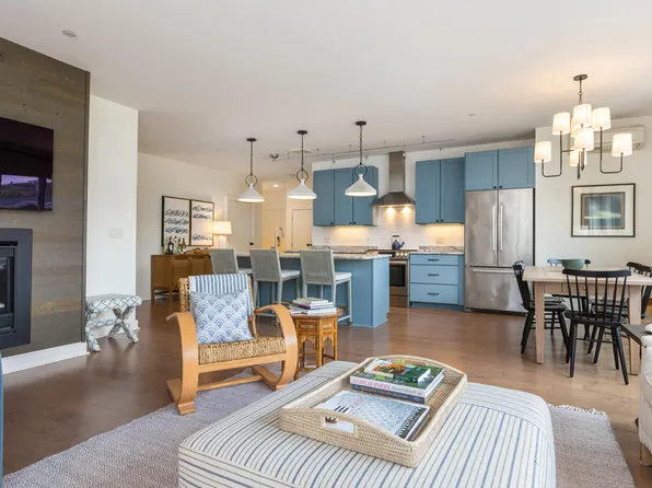 113 Newbury Street #202, Portland, ME 04101