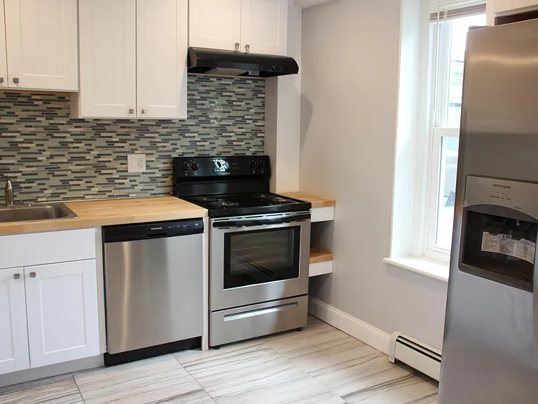 46 Franklin Ave — Photo 7