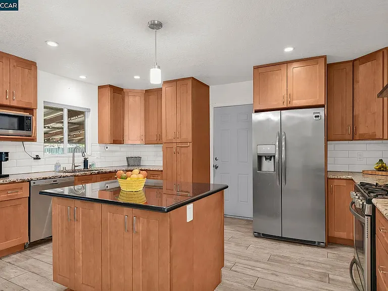 1331 Pear Dr — Photo 11
