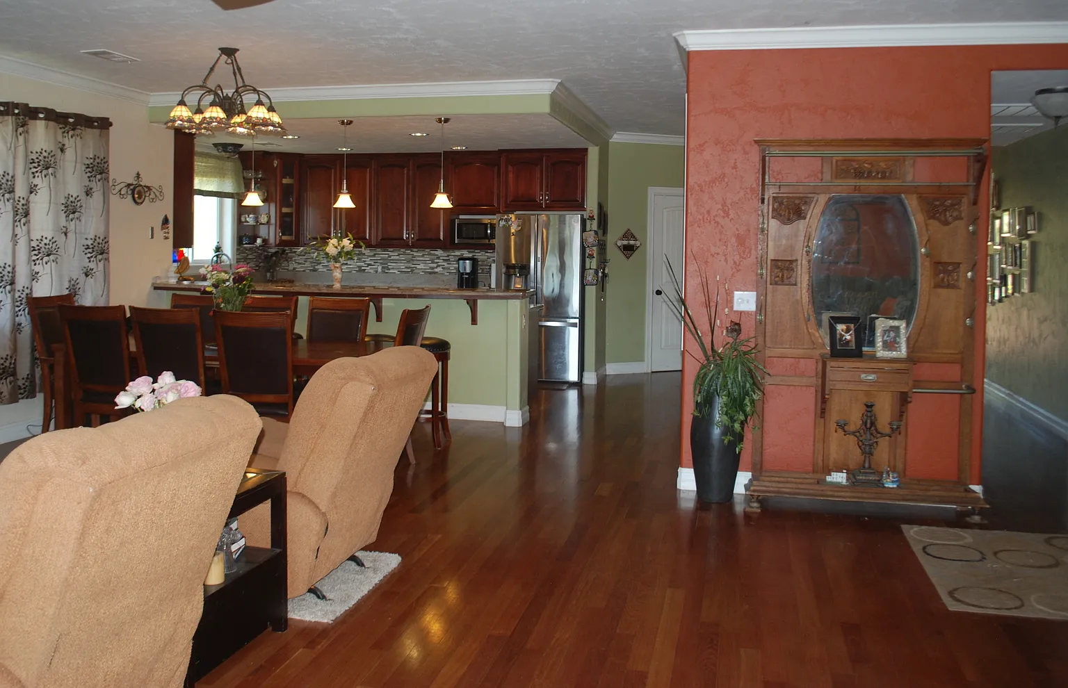 836 N View Dr photo 1
