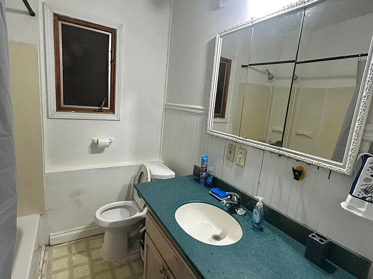 39 Lisbon Ave #2 — Photo 8