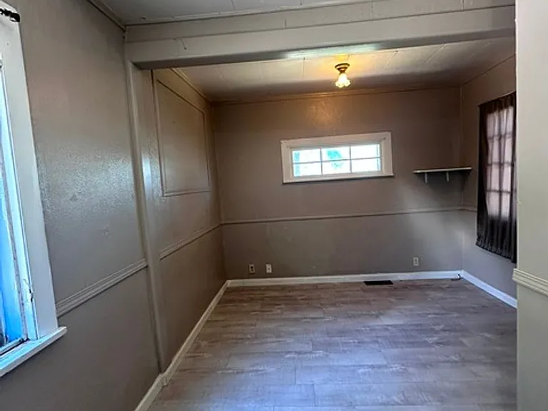 329 S Rogers St — Photo 2