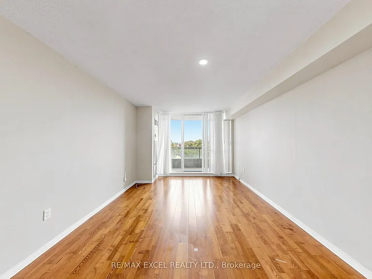 28 Pemberton Ave #706 — Photo 5