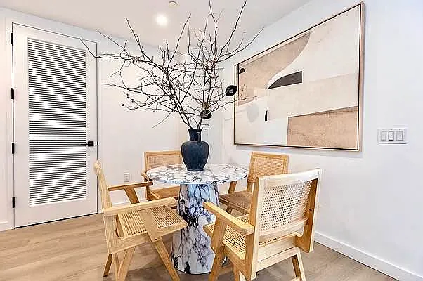 Rented by Manhattan Realty Group | media 2