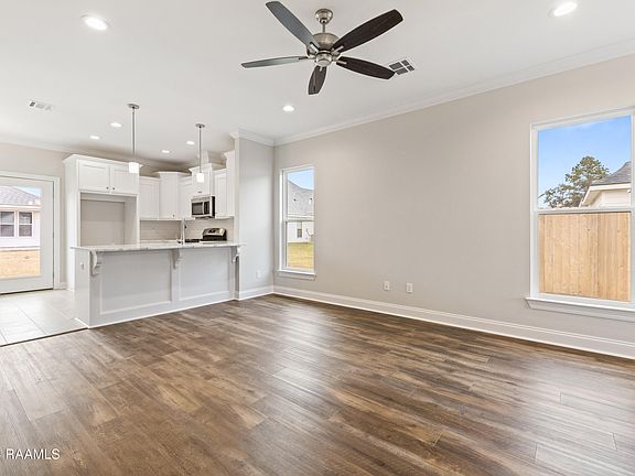 3rd image of 103 Carreras Ln