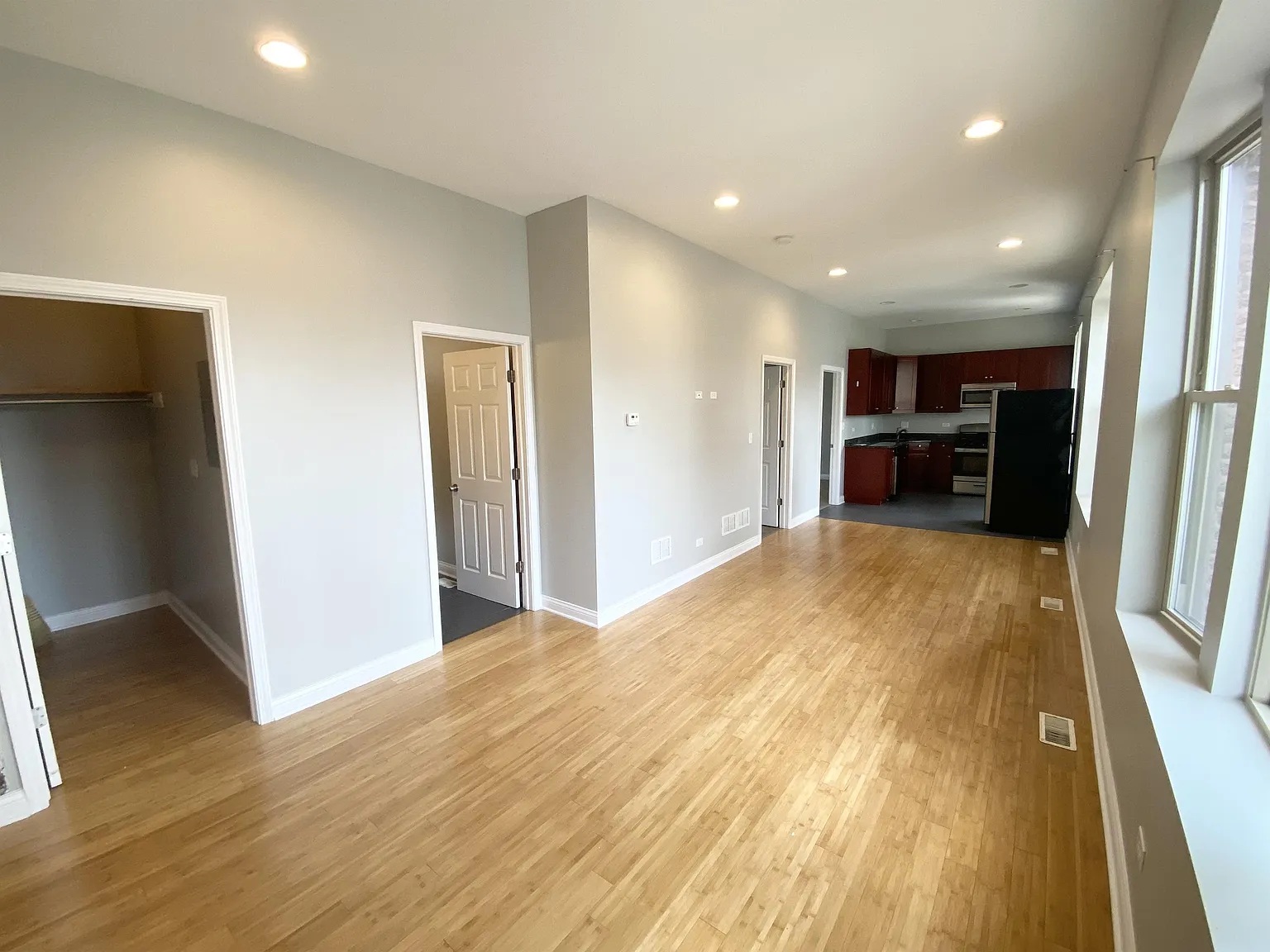 3741 W Lemoyne ave - 3741 W Lemoyne ave 2R — Photo 2