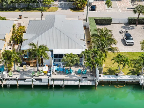 441 3rd St, Key Colony Beach, FL 33051