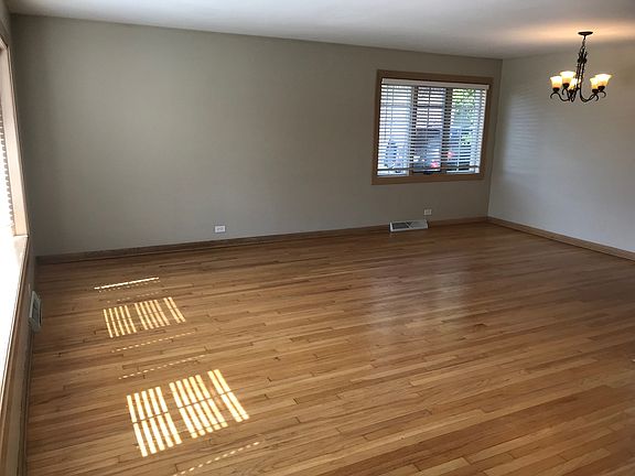 3rd image of 10327 S Kostner Ave