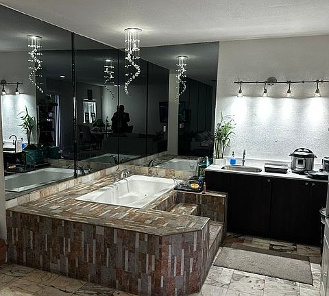 5th image of 2814 NW 15th St #2