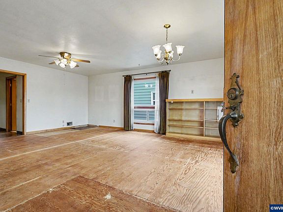 5th image of 135 Saint Marys Ave