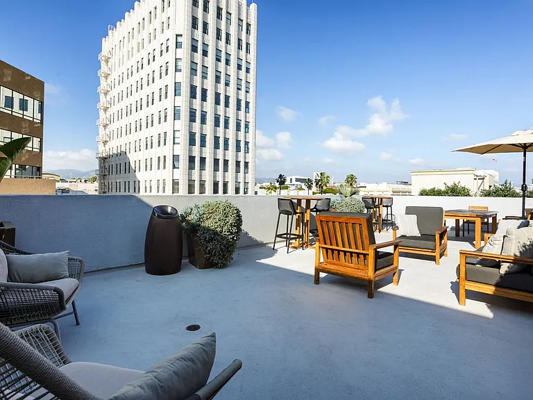 Mayfair Residences — Photo 44