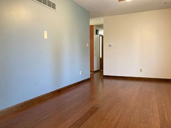 5th image of 3700 Robin Rd