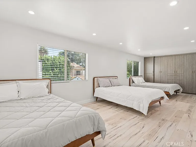 4630 Cedros Ave — Photo 38