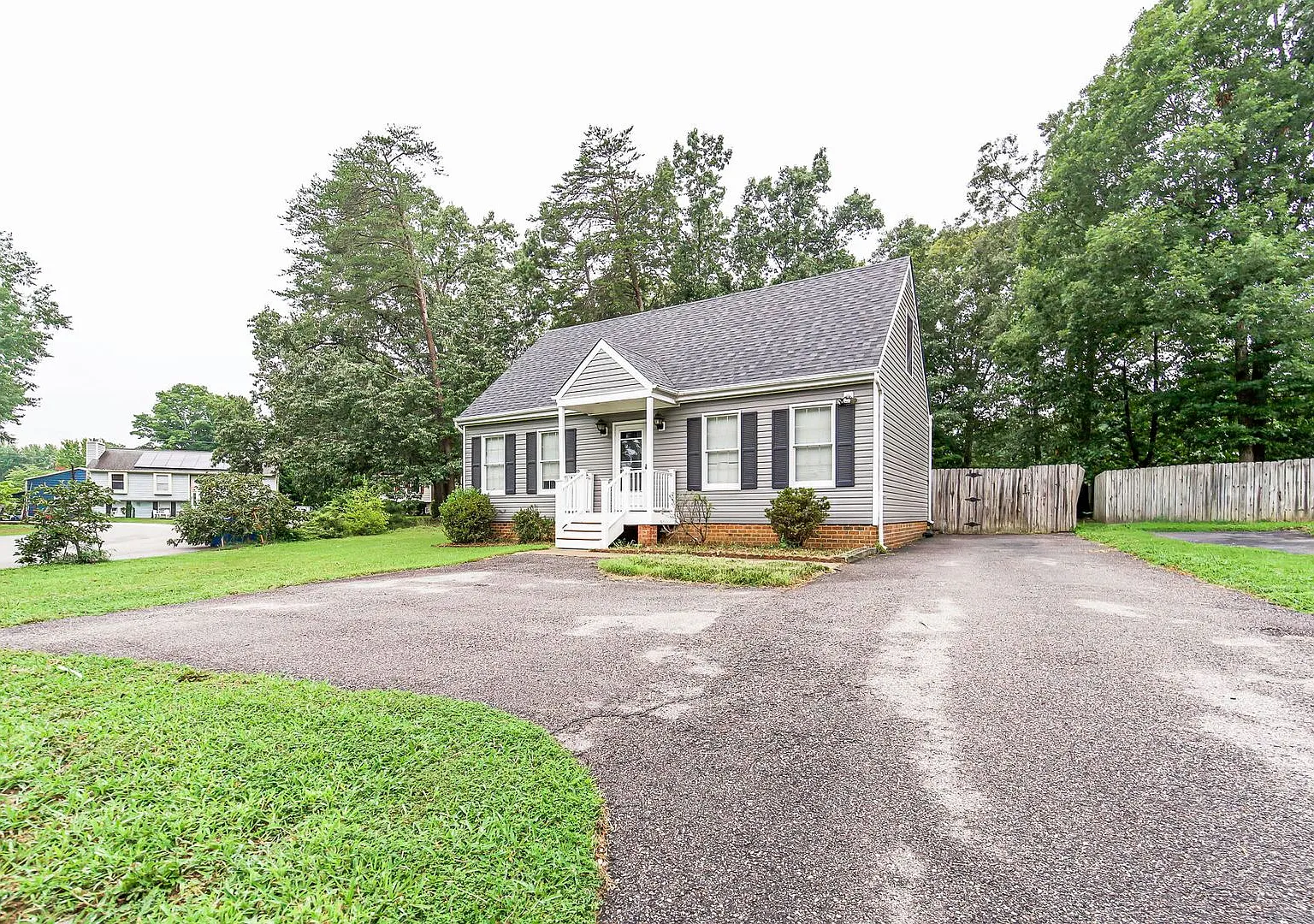Charming 4BR/2BA Cape on a Large Corner Lot Minutes to Chesterfield Towne Center $2,395/mo! — Photo 2