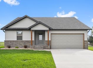 356 N Oak Avenue, Sparta, MO 65753