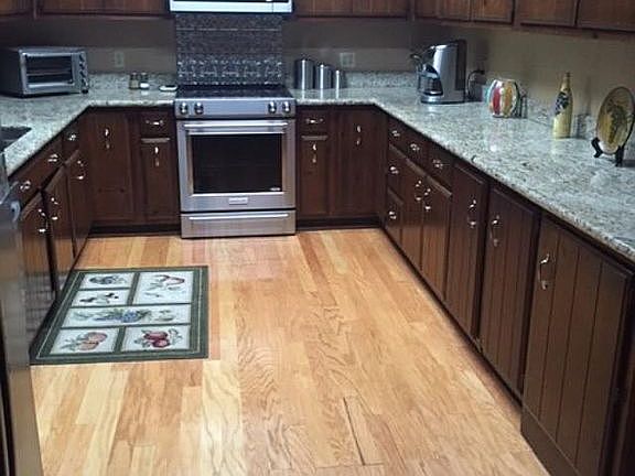 2nd image of 750 Laurel Dr