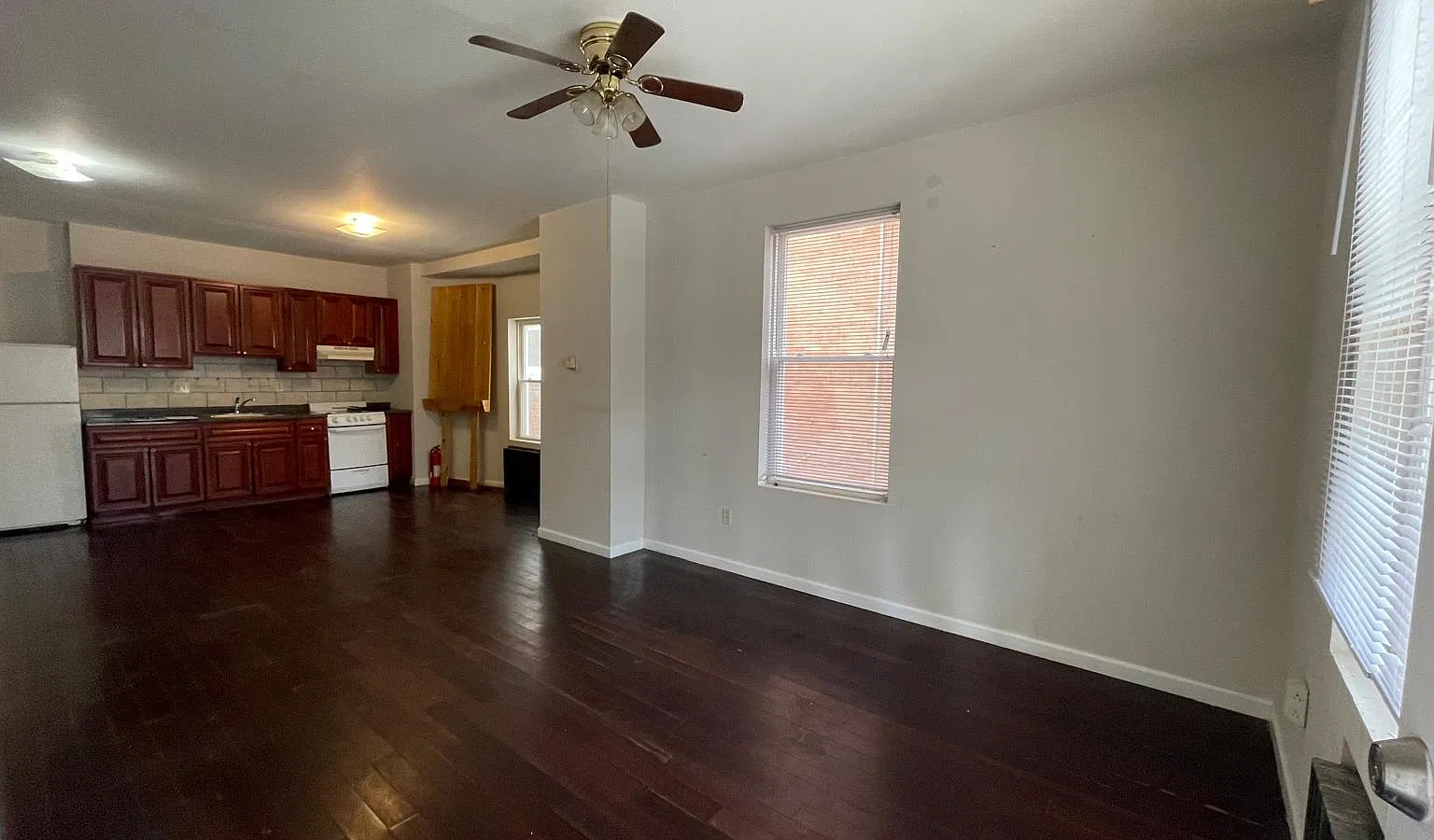 3 bed, 1135 sqft, $1,300 — Photo 4