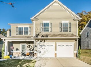 898 Pine Ln, Lawrenceville, GA
