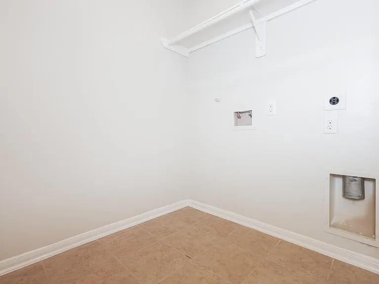 8114 Malago Point Dr — Photo 19