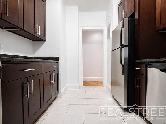 3rd image of 141 Joralemon St #1E