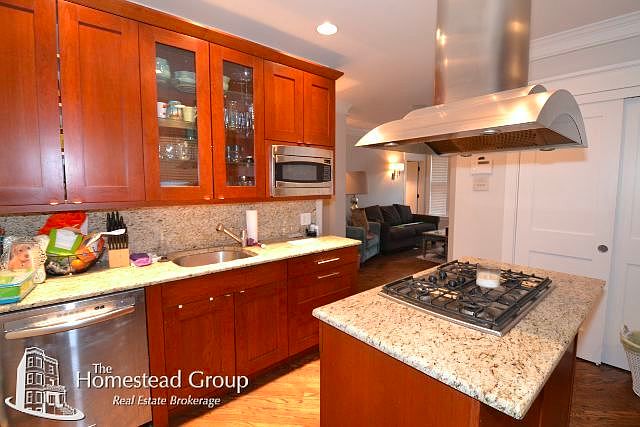 1st image of 1408 W Cornelia Ave #2