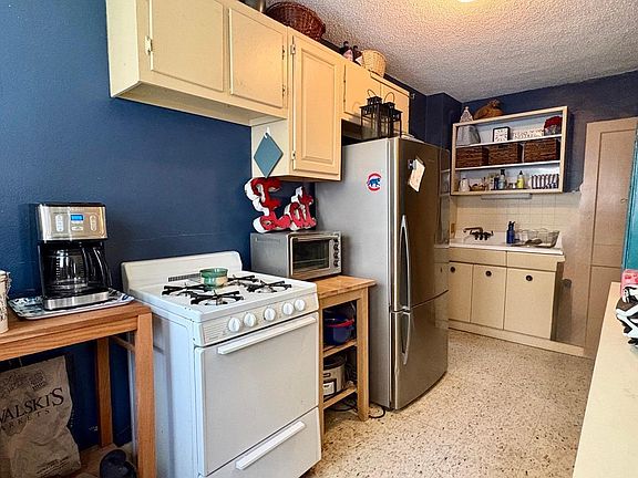 5th image of 1693 Randolph Ave