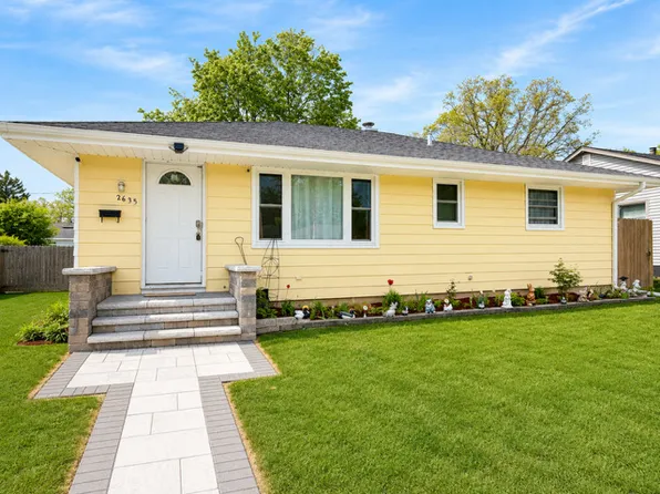 2635 W Cheyenne Rd, Waukegan, IL 60087