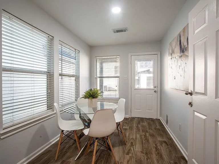 1422 Ruthven St — Photo 39