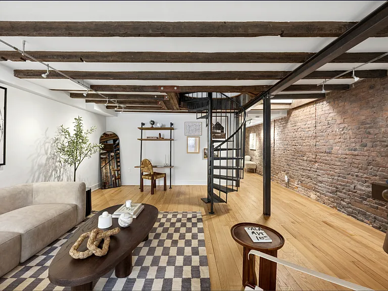 197 W Houston St #Townhouse 1 — Photo 3