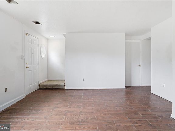 5th image of 1732 Dutch Village Dr Unit N-369
