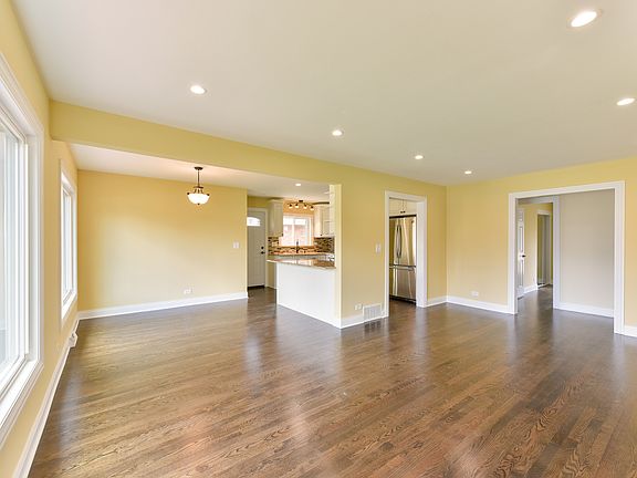 3rd image of 2345 Sherwood Ave