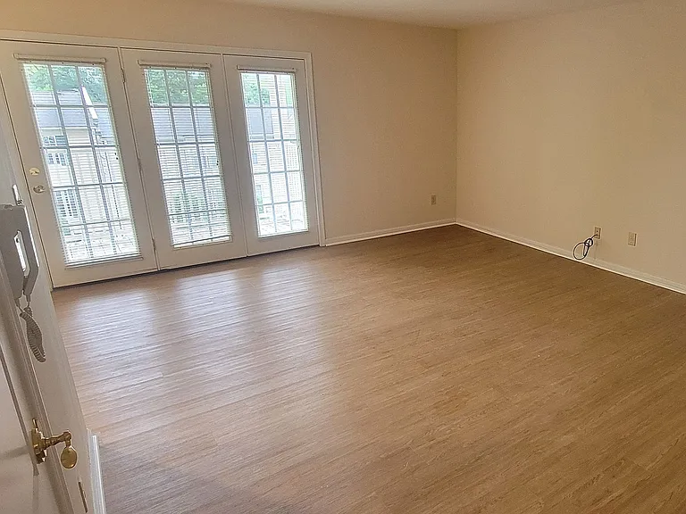 1356 Villa Way #E — Photo 13
