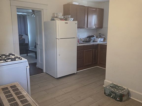 5th image of 26 Harding Ct