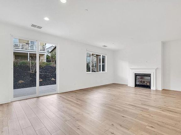 5th image of 540 Spyglass Cir