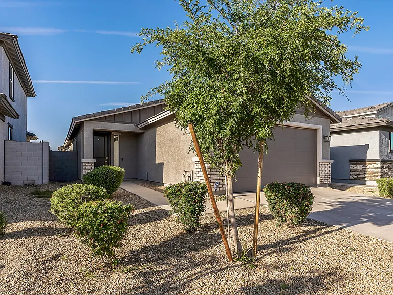 17352 W Paraiso Ln — Photo 33