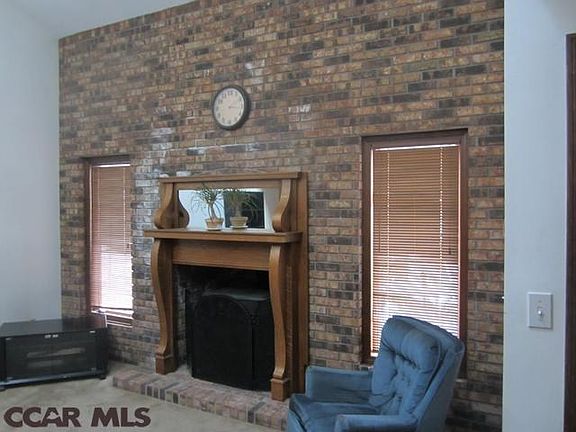 4th image of 750 W Aaron Dr