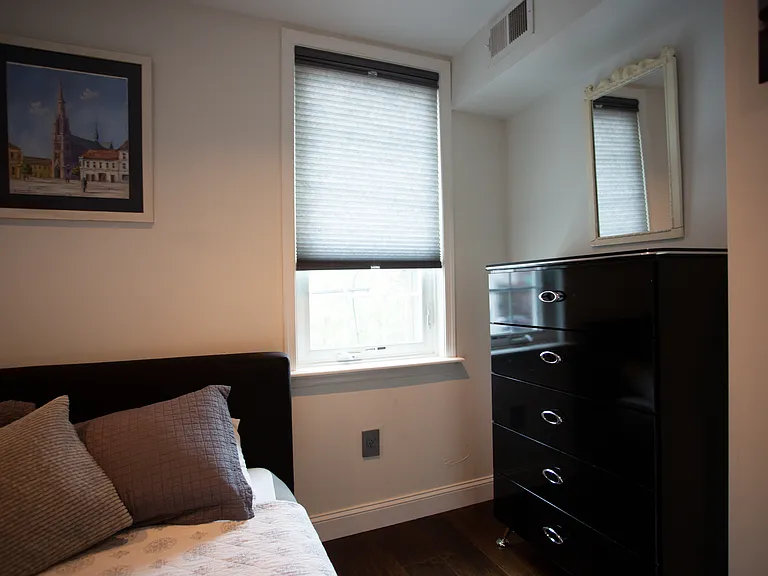 2404 E Cumberland St — Photo 11