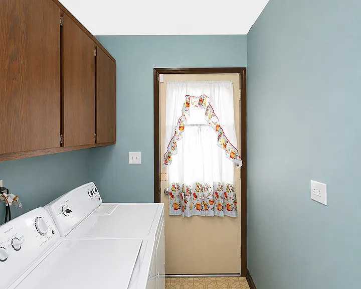 706 N Point Dr — Photo 16